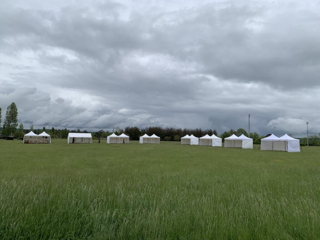 Location de tentes pliantes 3x3m pour un evenement militaire dans les yvelines