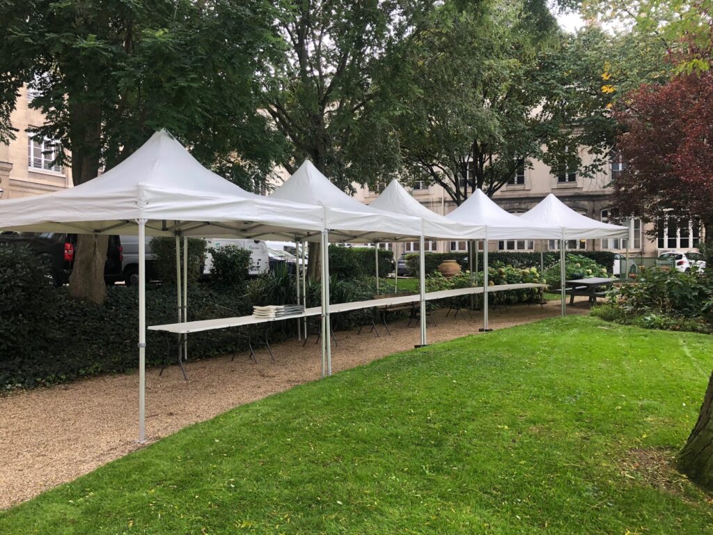 location de 30 tentes pliantes 3x3 pour événement dans paris